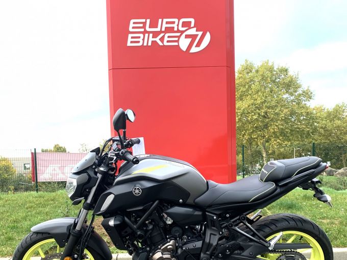 YAMAHA MT-07 (47.5CV) 4