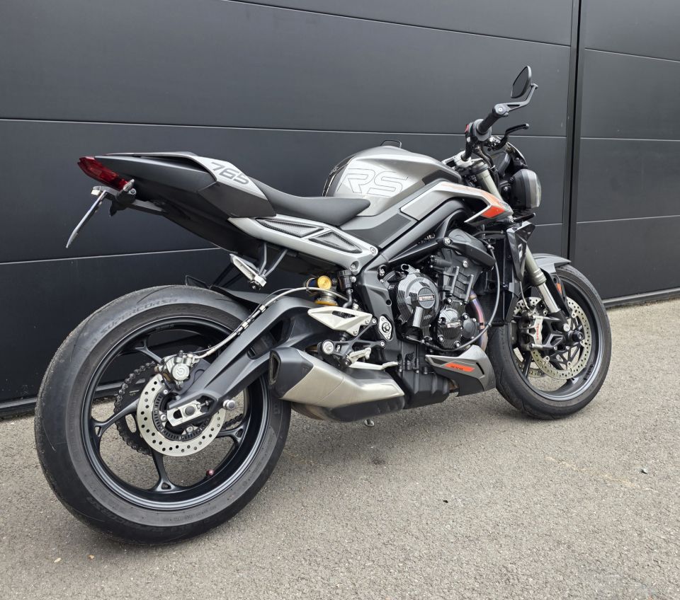 TRIUMPH STREET TRIPLE 765 RS 4