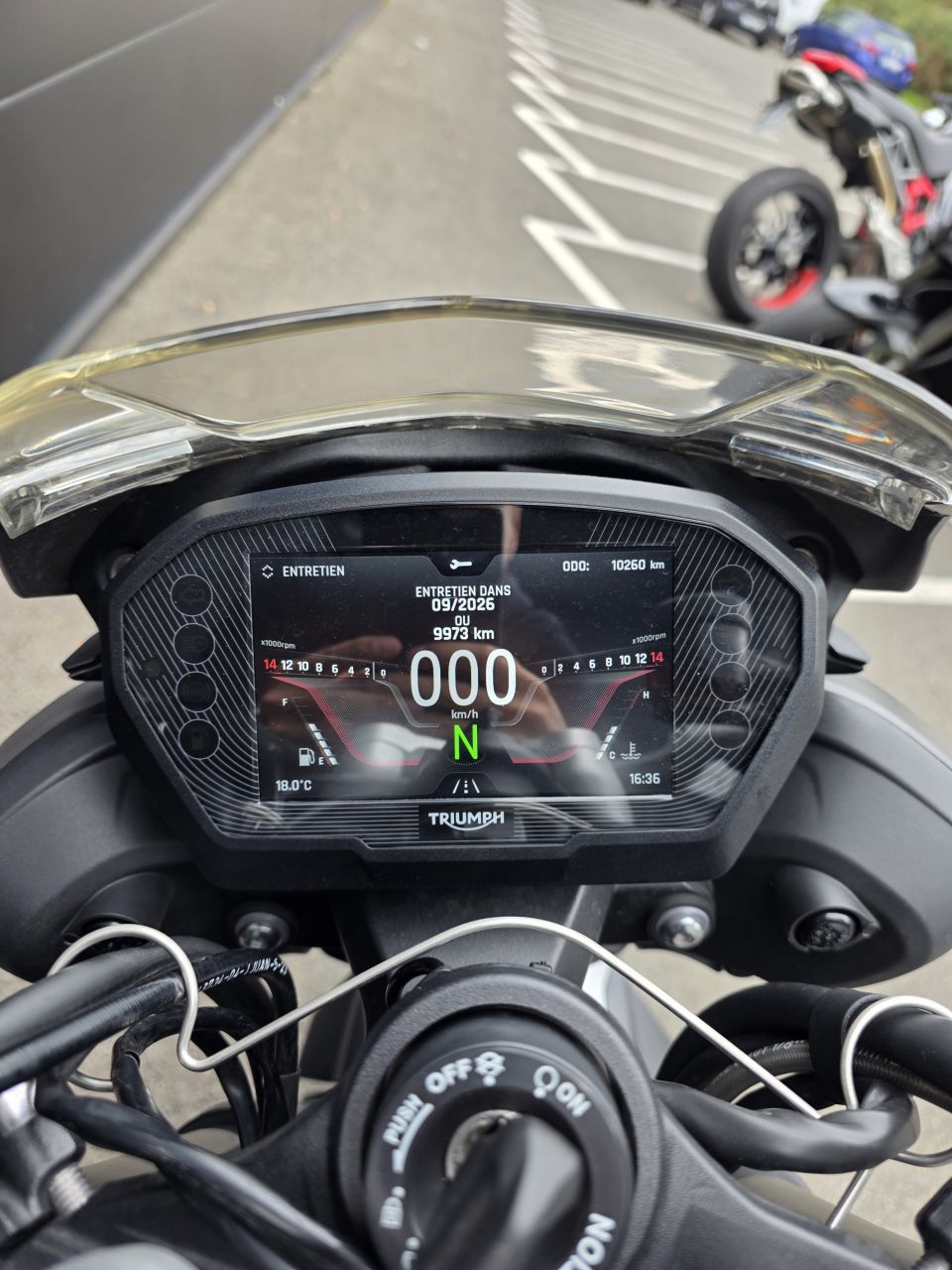 TRIUMPH STREET TRIPLE 765 RS 4