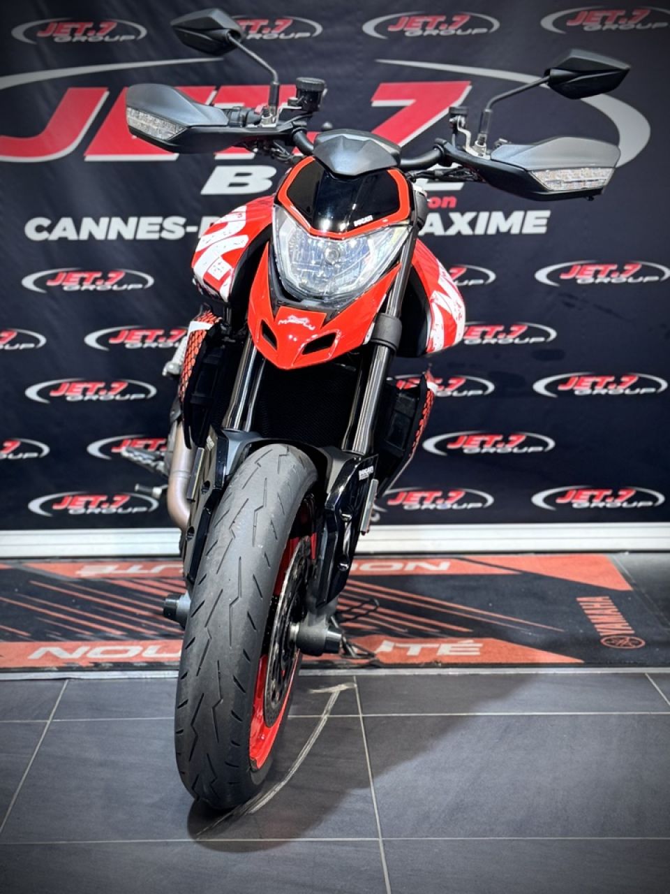 DUCATI HYPERMOTARD 4