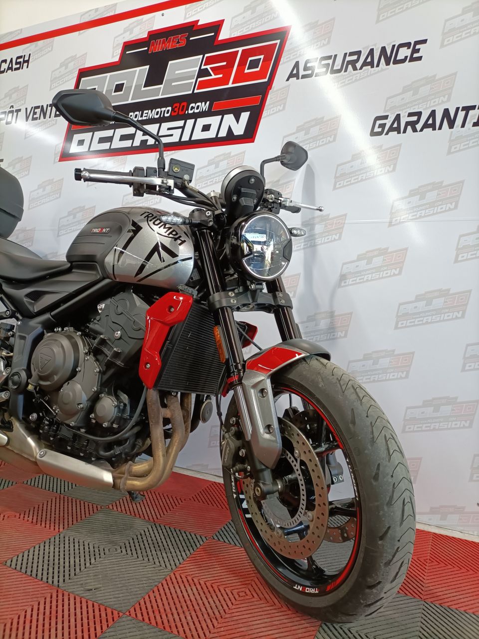 TRIUMPH TRIDENT 660 4