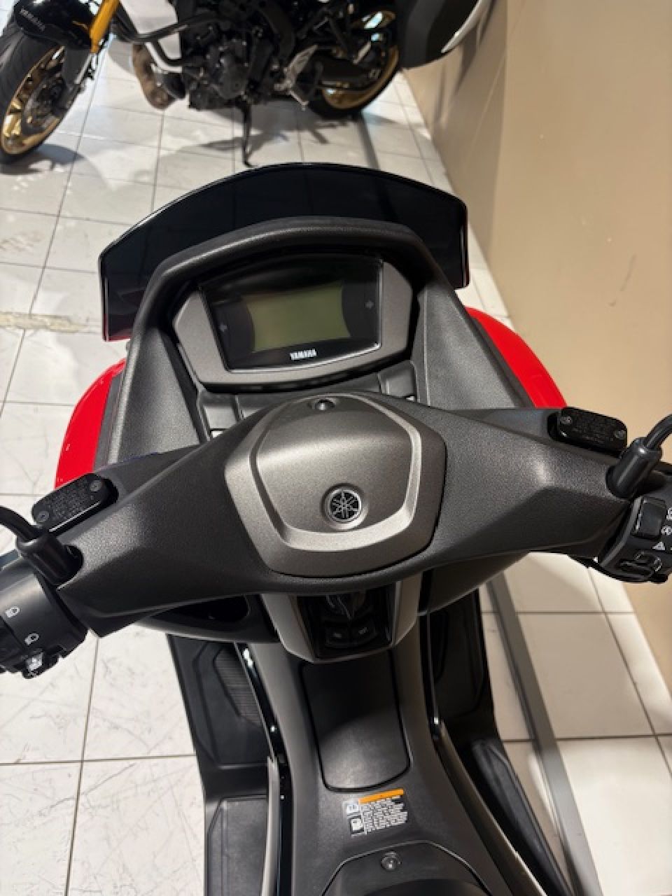 YAMAHA NMAX 125 4