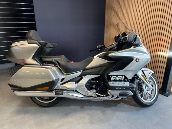 HONDA GL1800 GOLDWING 4