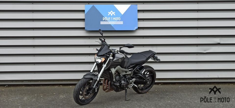 YAMAHA MT-09 ABS 4