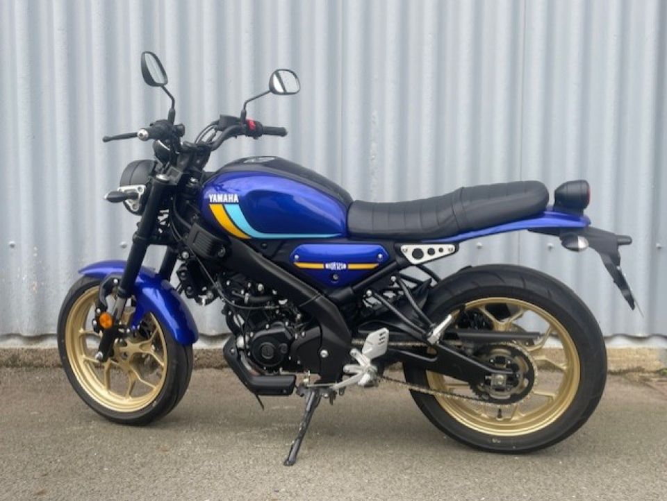 YAMAHA XSR 125 4
