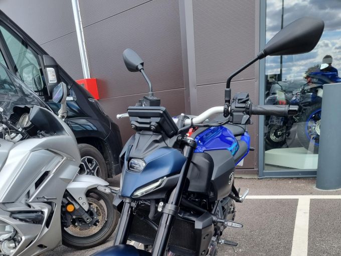 YAMAHA MT-07 Y-AMT 4