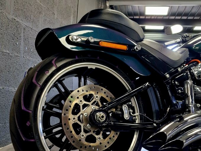 HARLEY-DAVIDSON SOFTAIL BREAKOUT 1868 4