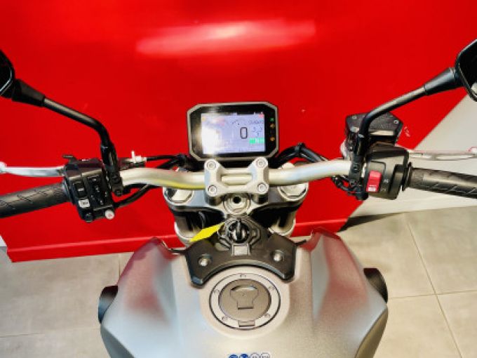 HONDA CB1000R 4