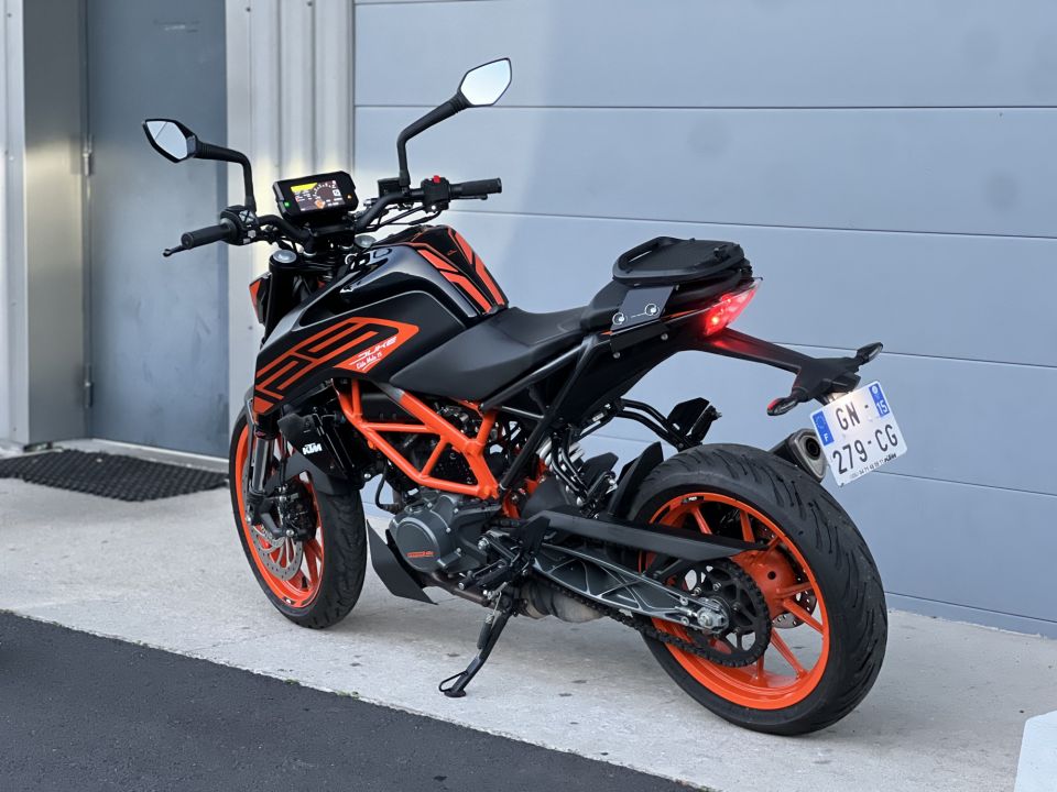 KTM 125 DUKE ABS 4