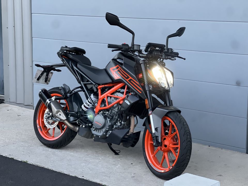 KTM 125 DUKE ABS 4
