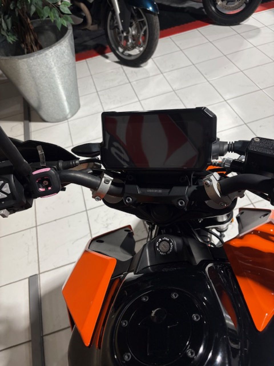 KTM 125 DUKE ABS 4