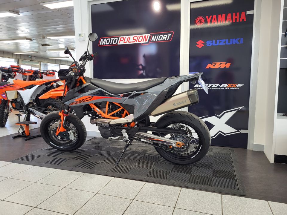 KTM 690 SMC R 4
