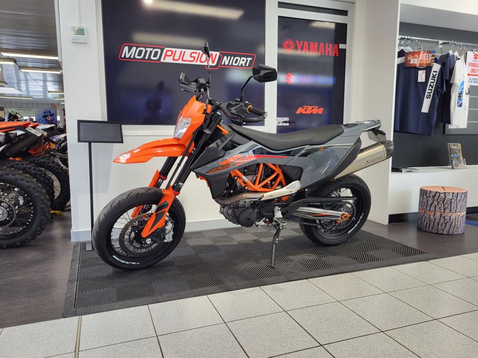 KTM 690 SMC R 4
