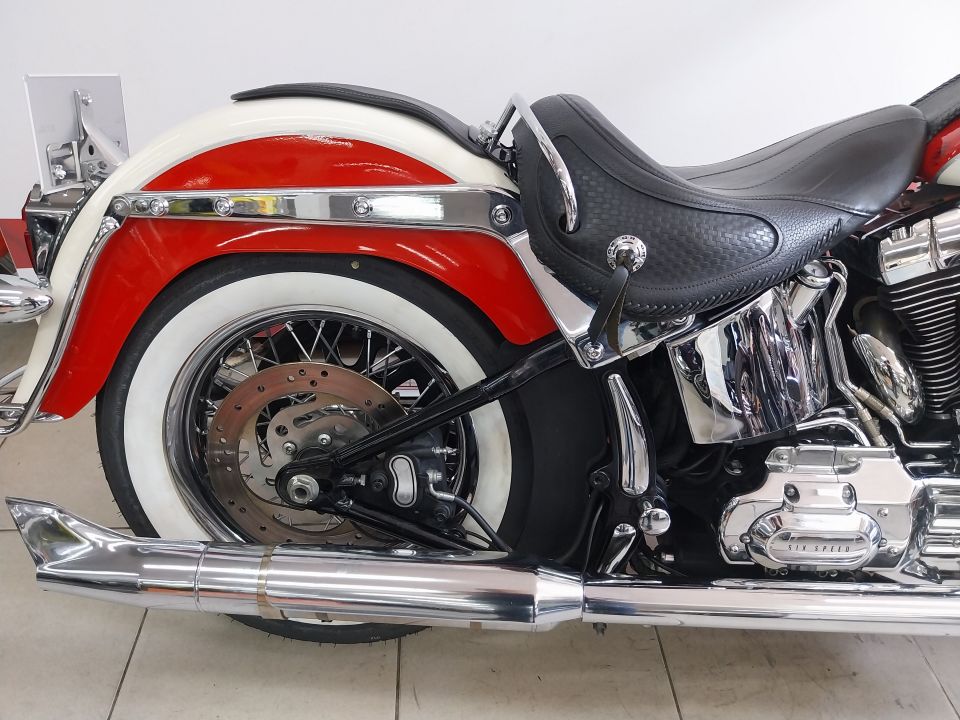 HARLEY-DAVIDSON SOFTAIL DE LUXE 4