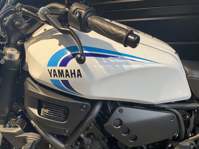 YAMAHA XSR 700 ABS 4