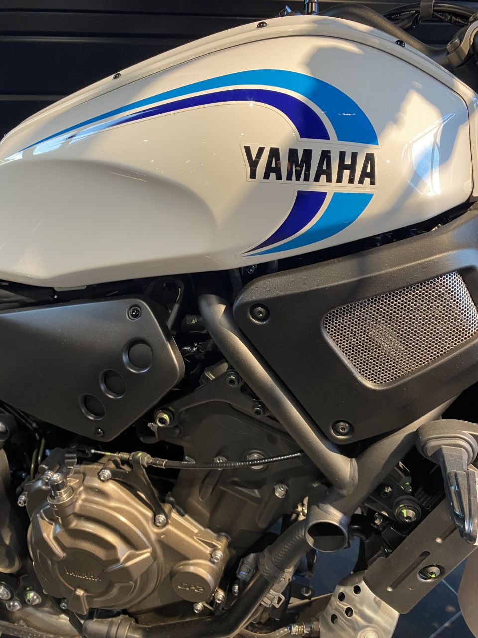 YAMAHA XSR 700 ABS 4