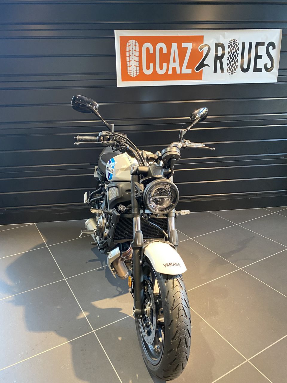 YAMAHA XSR 700 ABS 4