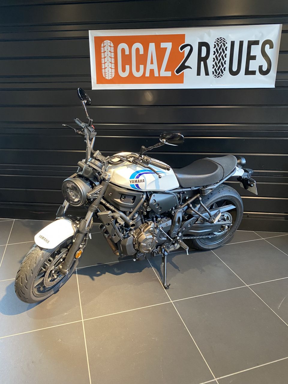 YAMAHA XSR 700 ABS 4