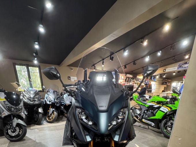YAMAHA XP T-MAX 560 TECH MAX KAMO 4