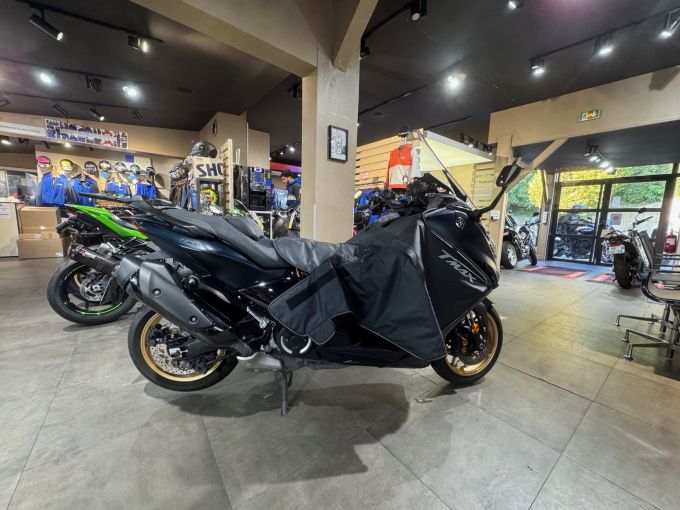 YAMAHA XP T-MAX 560 TECH MAX KAMO 4