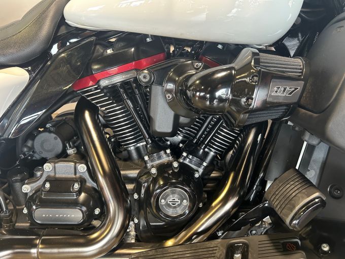 HARLEY-DAVIDSON TOURING ULTRA LIMITED 1800 CVO 4