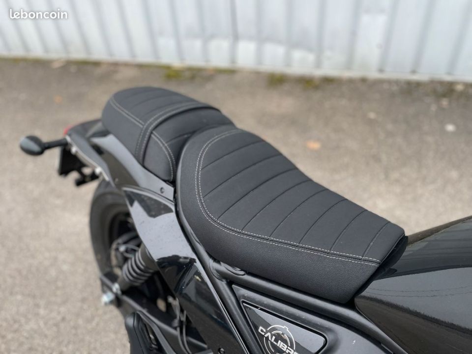 MOTO MORINI CALIBRO CUSTOM 700 4