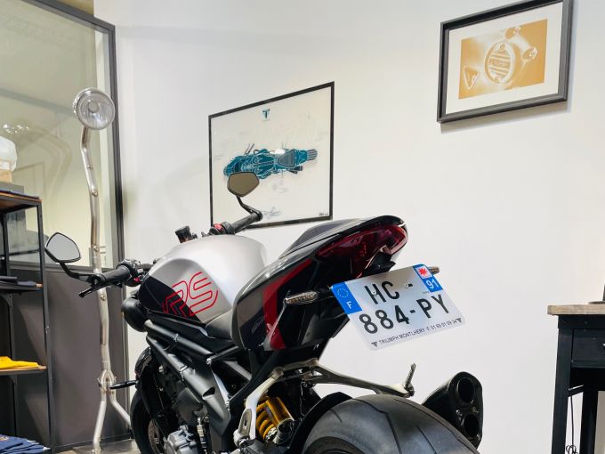 TRIUMPH SPEED TRIPLE 1200 RS 4
