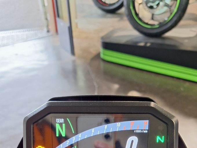 KAWASAKI Z 500 SE 4