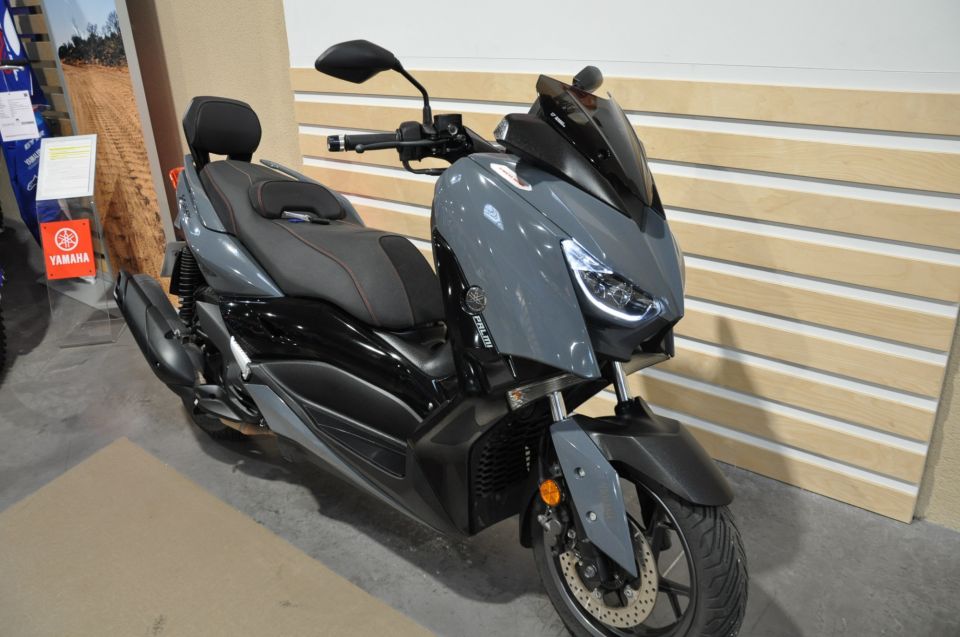 YAMAHA X-MAX 125 TECH MAX 4