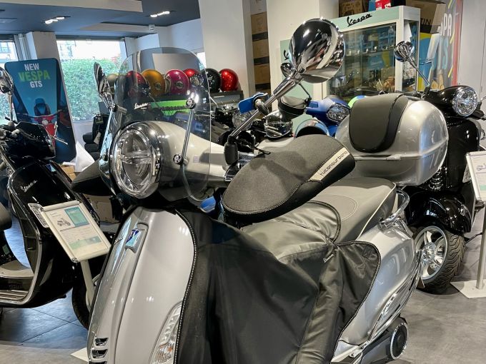 VESPA PRIMAVERA 50 4