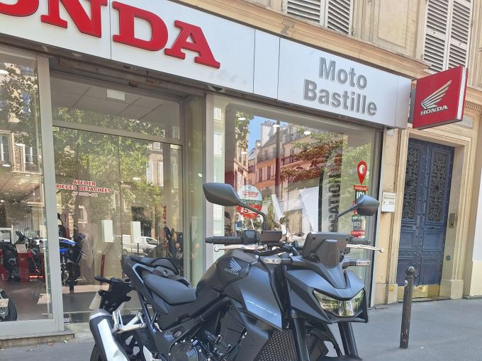 HONDA CB 750 HORNET 4