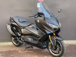 YAMAHA TMAX 560 TECH MAX TECHMAX 2025 - 945KM - GARANTIE CONSTRUCTEUR - 2025