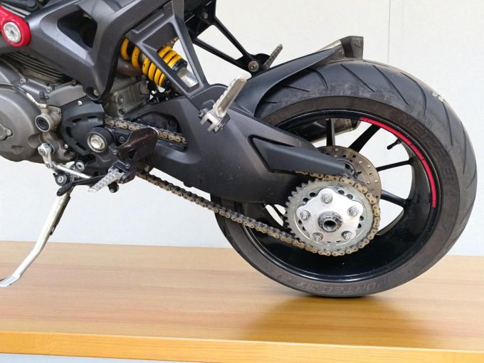 DUCATI 1100 MONSTER 4