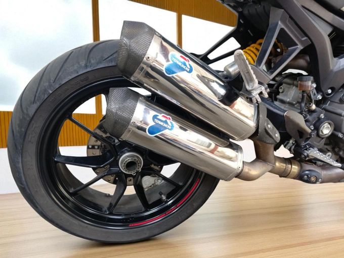 DUCATI 1100 MONSTER 4