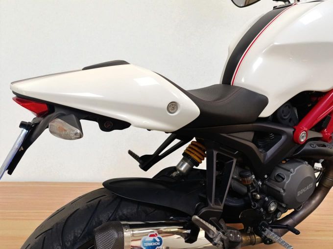 DUCATI 1100 MONSTER 4