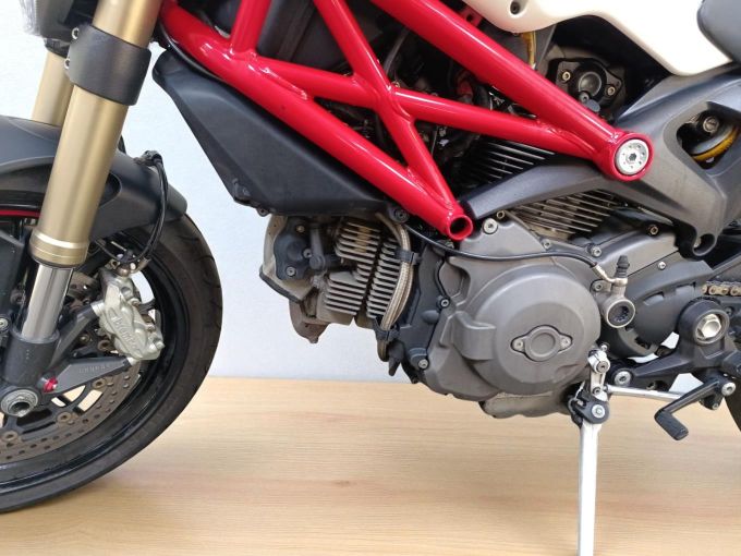 DUCATI 1100 MONSTER 4