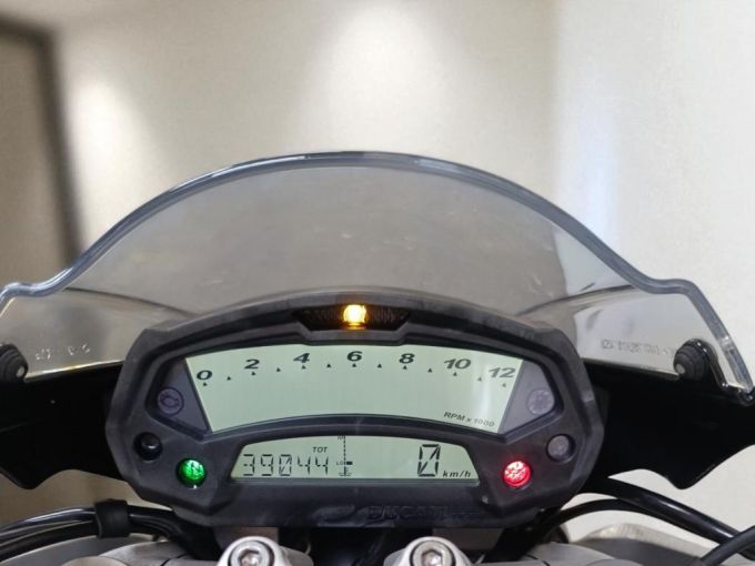 DUCATI 1100 MONSTER 4