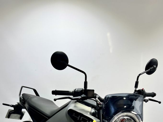 HUSQVARNA SVARTPILEN 401 4