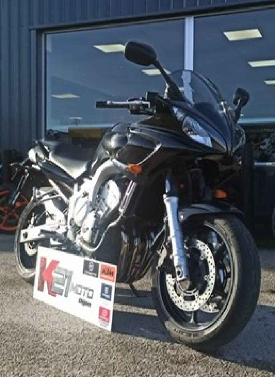 YAMAHA FZ6 600 FAZER 4