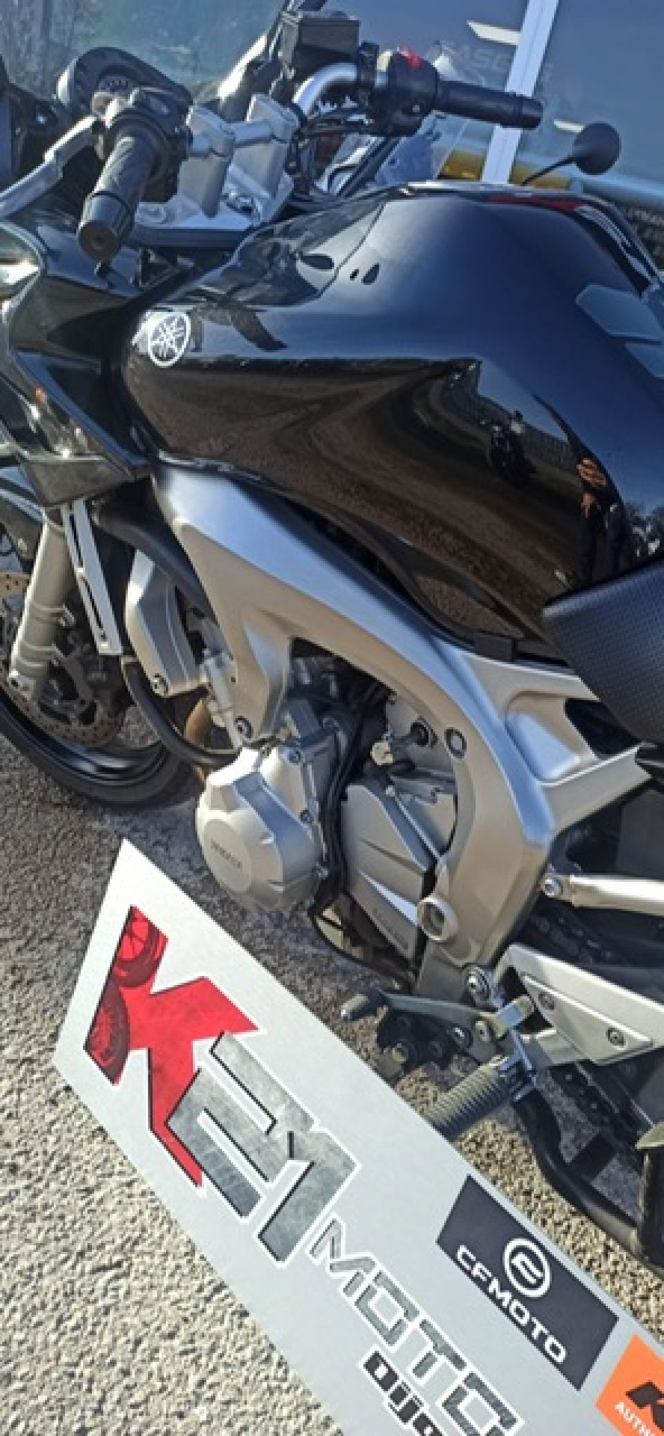 YAMAHA FZ6 600 FAZER 4