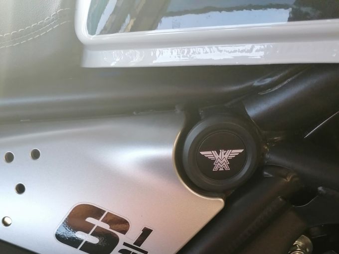 MOTO MORINI SEIEMMEZZO STR 650 4
