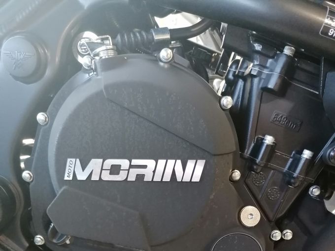 MOTO MORINI SEIEMMEZZO STR 650 4