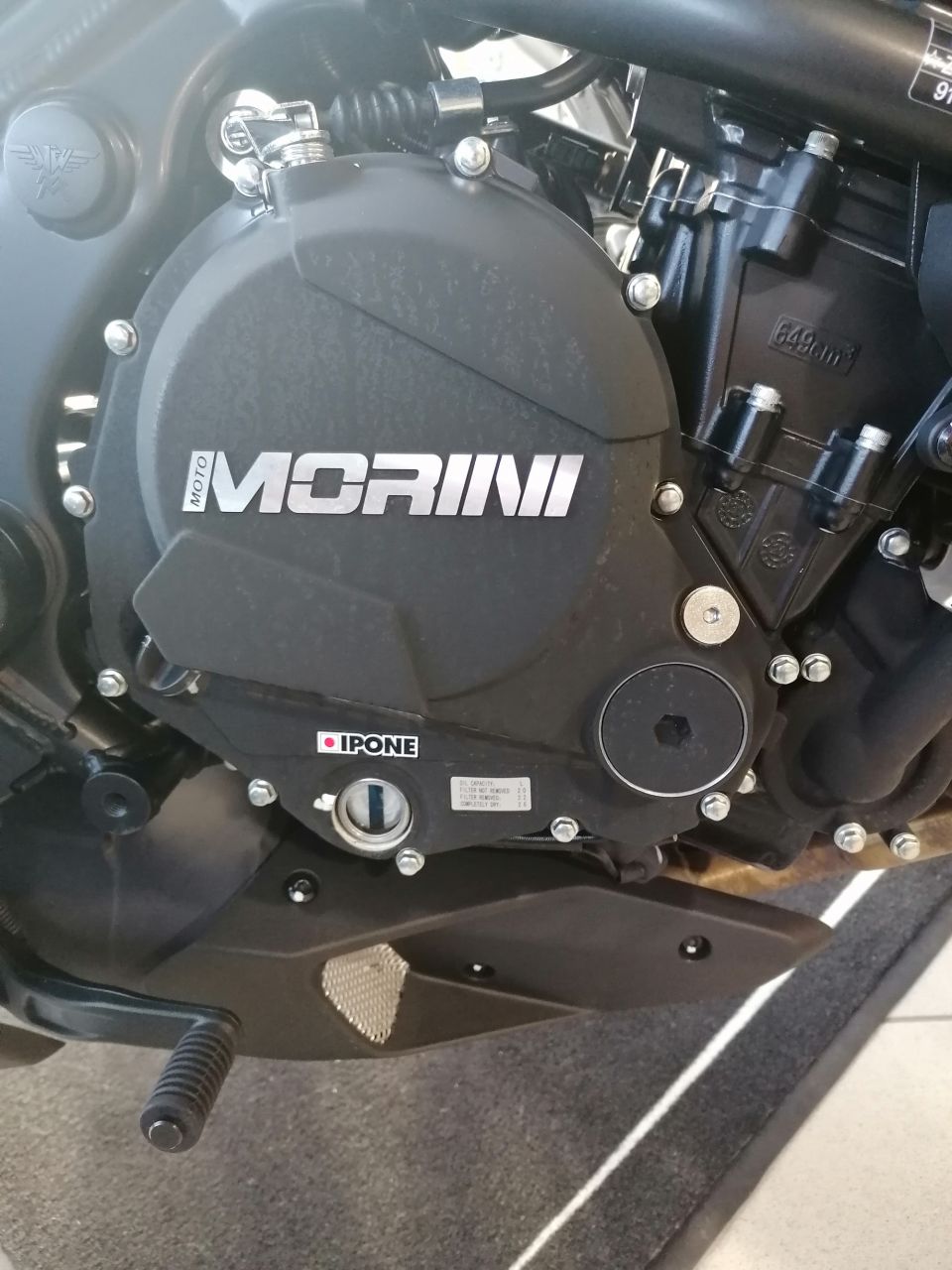 MOTO MORINI SEIEMMEZZO STR 650 4