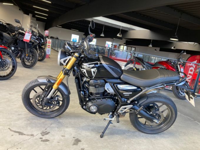 TRIUMPH SPEED 400 4