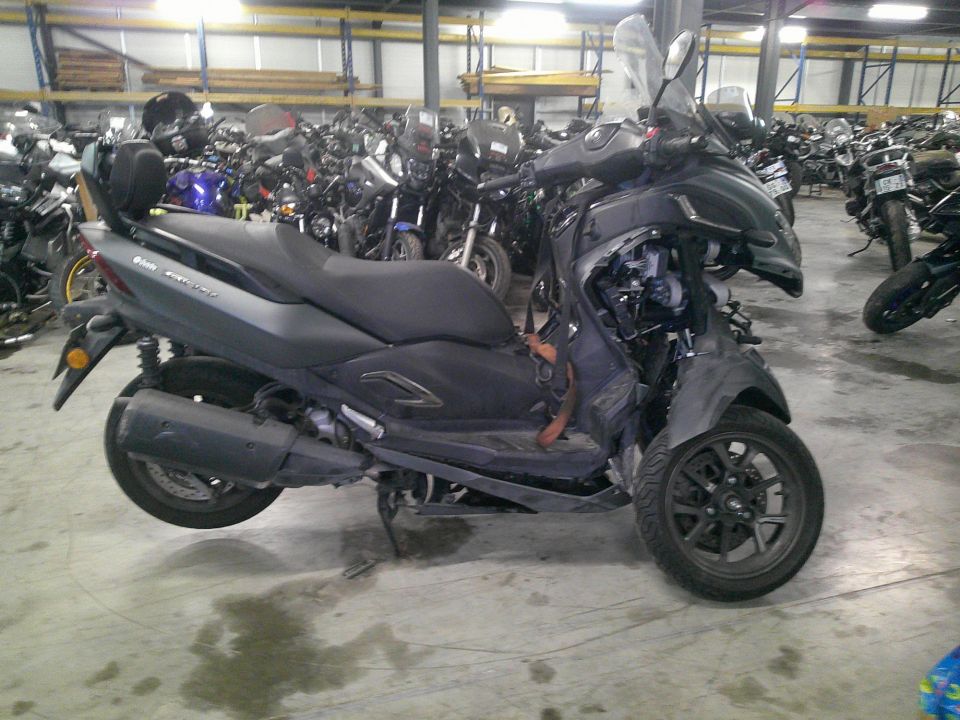 YAMAHA TRICITY 300 4