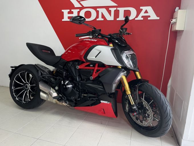 DUCATI DIAVEL 1260S 4