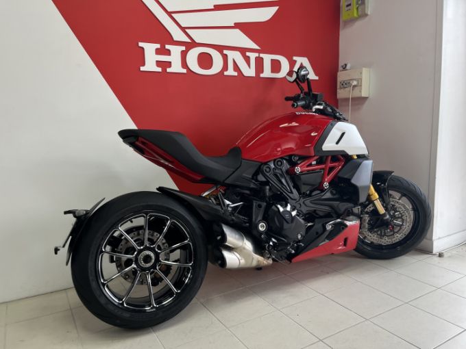 DUCATI DIAVEL 1260S 4