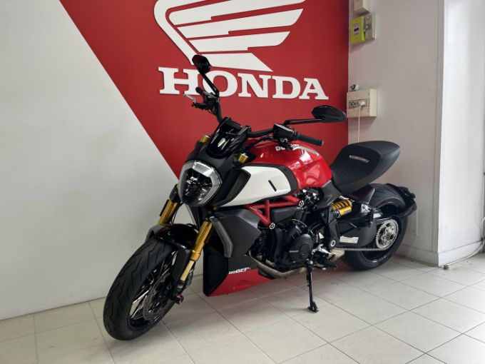 DUCATI DIAVEL 1260S 4
