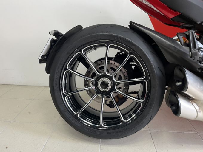 DUCATI DIAVEL 1260S 4