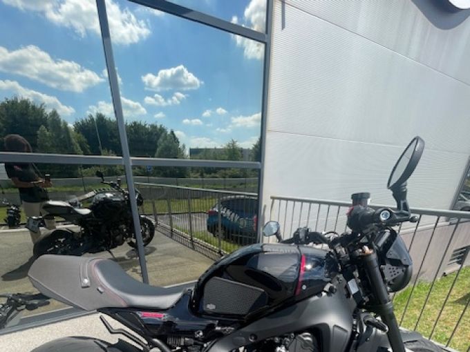 YAMAHA XSR 900 4